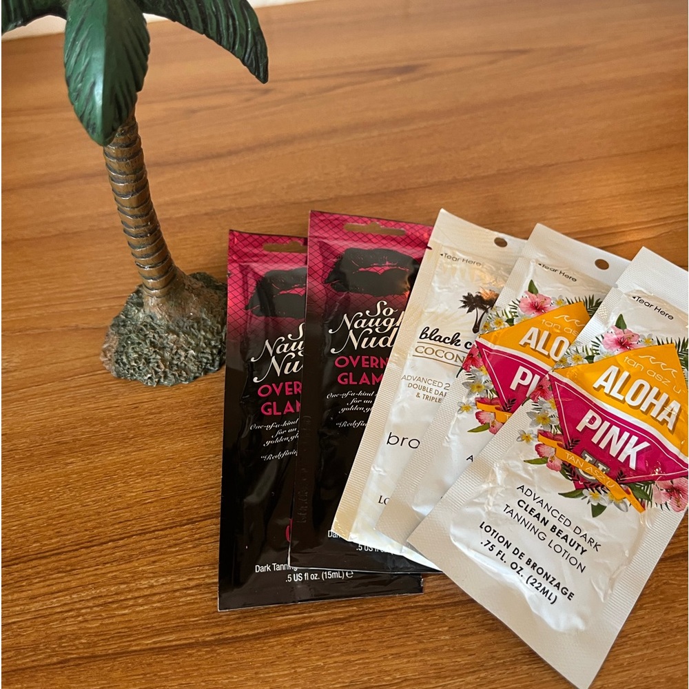 5 Designer Tanning Lotion Packets Bundle Great way to try something New!